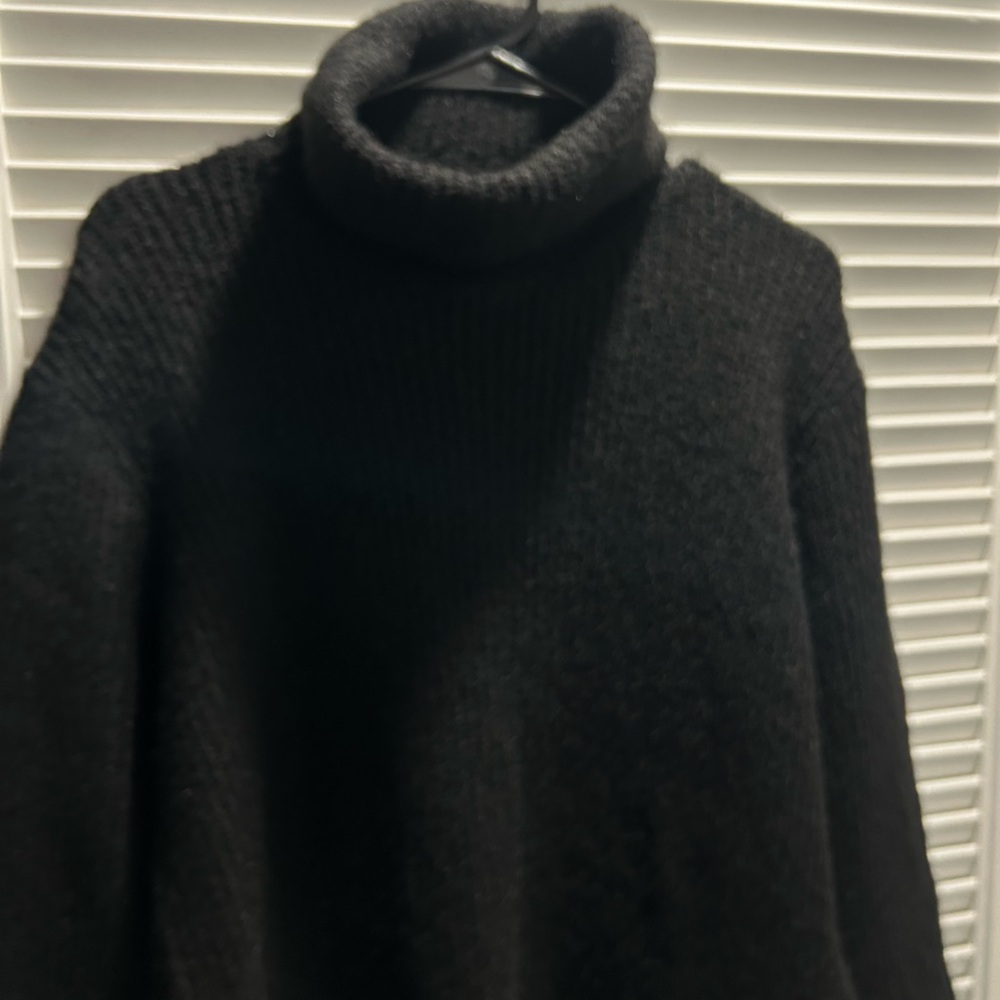 Steve Madden Elegant Black Turtleneck Sweater - Picture 9 of 9